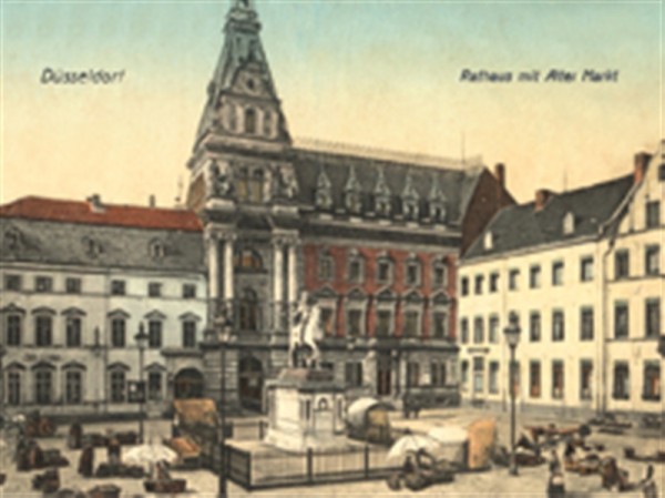 Rathaus mit altem Markt